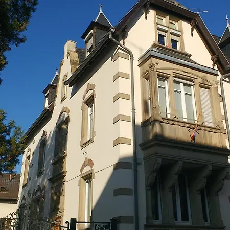 Centre Le 4 Apartment *