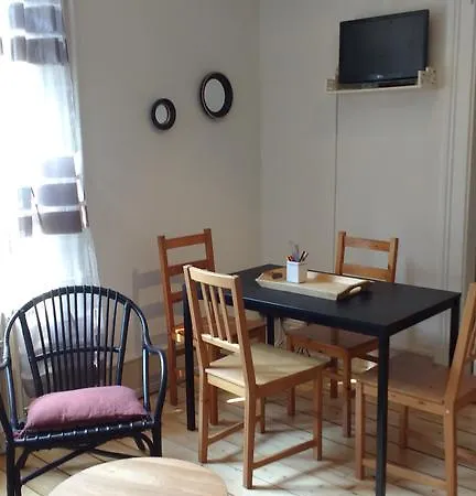 Apartment Centre Le 4 *