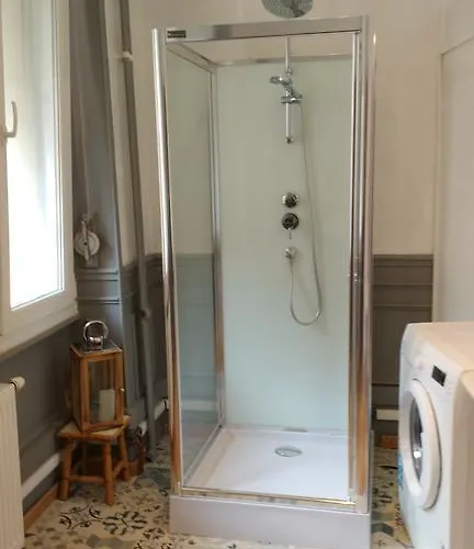 Centre Le 4 Apartment